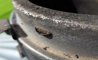 海外製の二重断熱煙突のロック部分